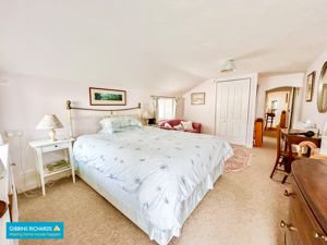 Bedroom- click for photo gallery